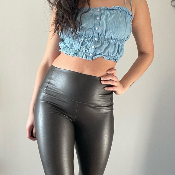 🌼 Stylish Denim-Inspired Top by  Aerie, Size Medium 🌼 - Picture 1 of 11